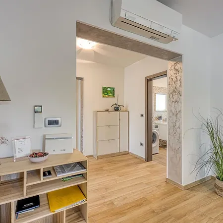 Celtis House -pool-whirlpool-sauna Villa *