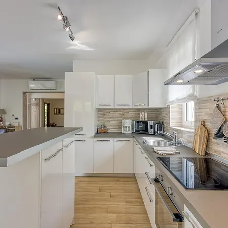 Vila Celtis House -pool-whirlpool-sauna