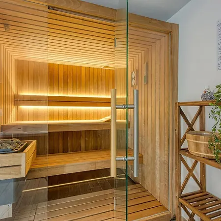 Celtis House -pool-whirlpool-sauna Villa *
