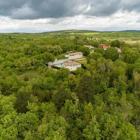 Vila Celtis House -pool-whirlpool-sauna Grožnjan
