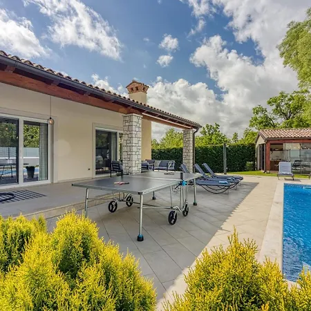 Celtis House -pool-whirlpool-sauna