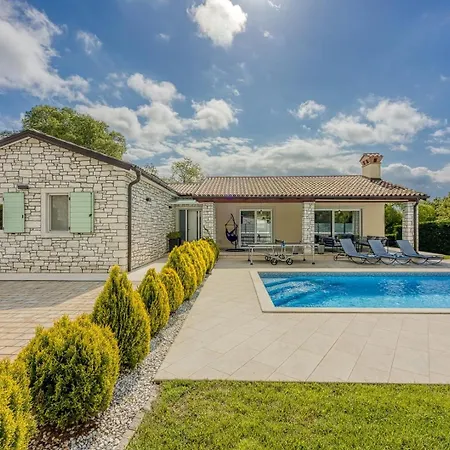 Celtis House -pool-whirlpool-sauna Grožnjan