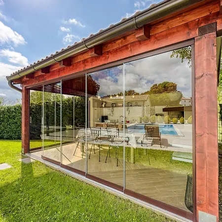 Celtis House -pool-whirlpool-sauna Vila