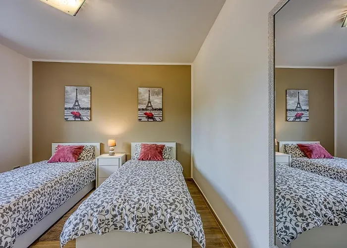 Villa Celtis House -pool-whirlpool-sauna