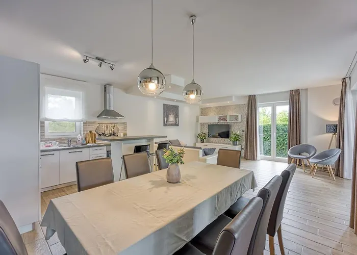 Celtis House -pool-whirlpool-sauna Villa