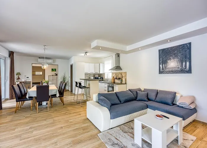 Villa Celtis House -pool-whirlpool-sauna *