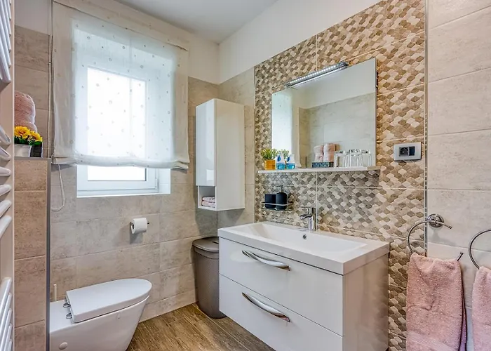 Villa Celtis House -pool-whirlpool-sauna Grožnjan