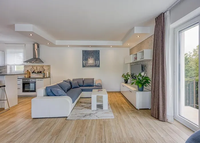 Celtis House -pool-whirlpool-sauna Villa *