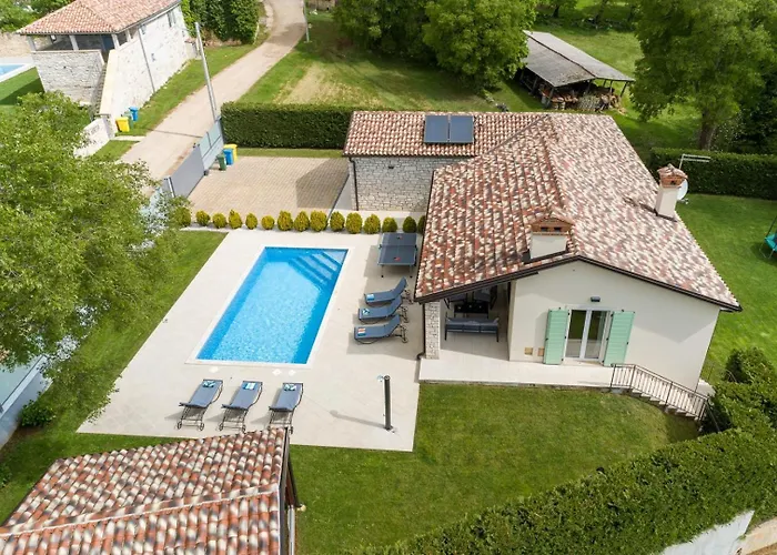 Celtis House -pool-whirlpool-sauna * Grožnjan