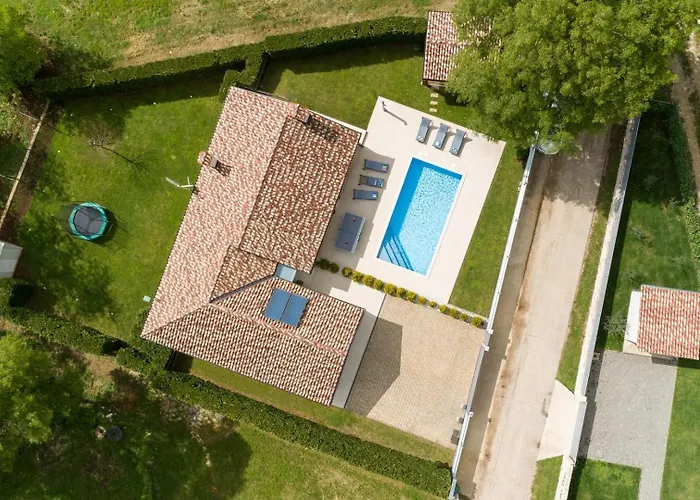 Celtis House -pool-whirlpool-sauna * Grožnjan