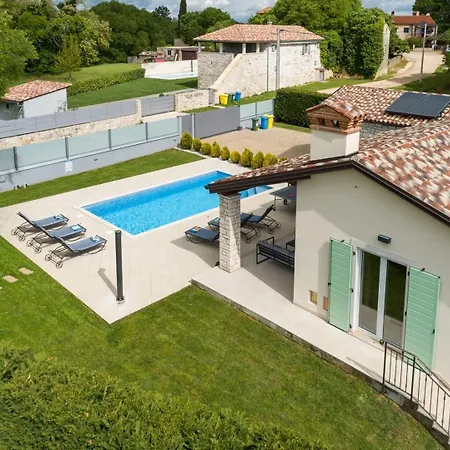 Vila Celtis House -pool-whirlpool-sauna Grožnjan