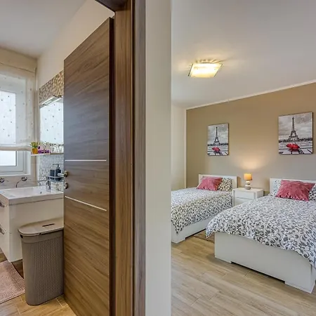 Celtis House -pool-whirlpool-sauna Vila